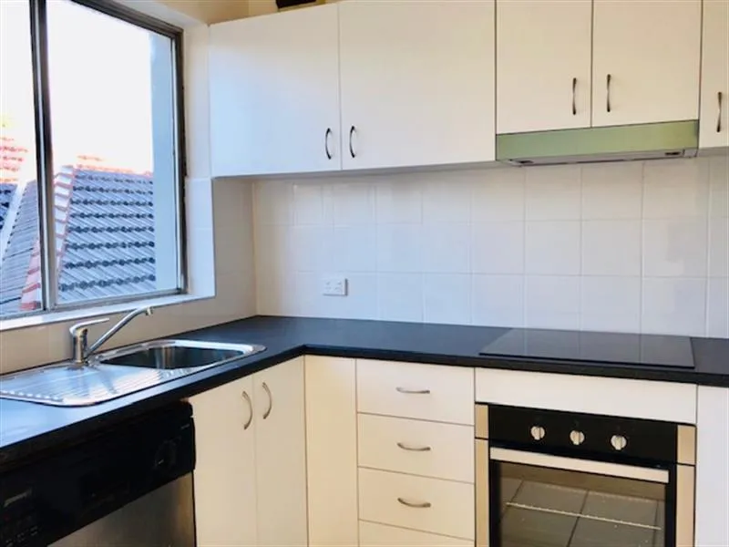 RENOVATED SPACIOUS TWO BEDROOM APARTMENT