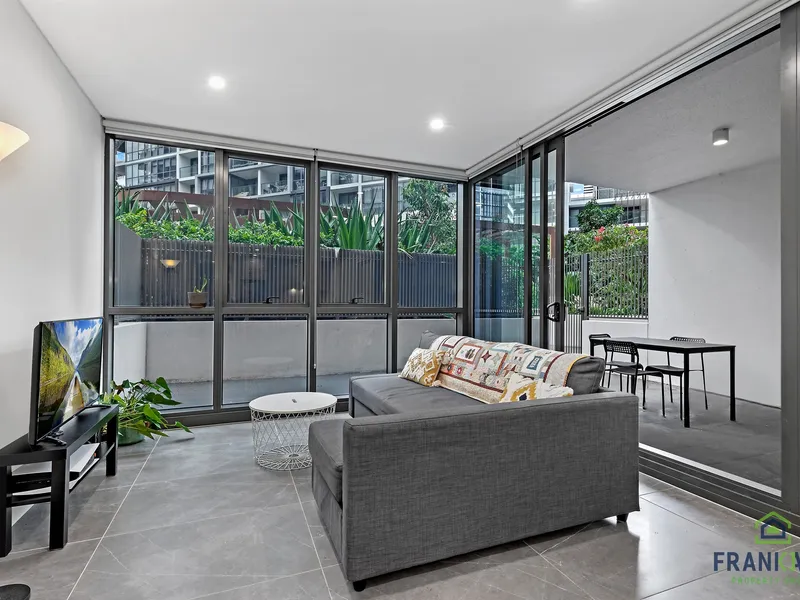 Premium 1 Bedroom Apartment with Entertainers Courtyard