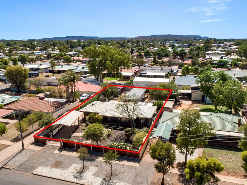 R20 DEVELOPMENT SITE + 4 Bedroom House + Granny Flat