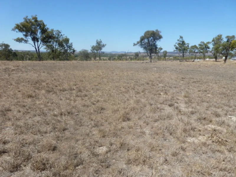 GREAT VIEWS OVERLOOKING GAYNDAH ONLY MINUTES FROM CBD