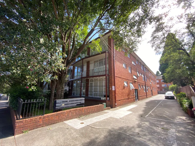 Superbly Located Apartment in a Peaceful Street