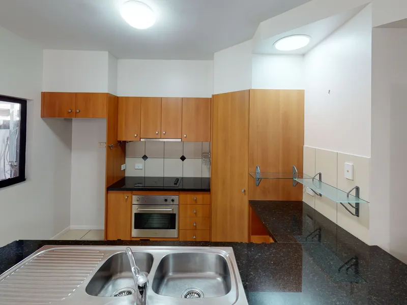 One Block from Esplanade - Great City Living -  3 Bedroom Townhouse