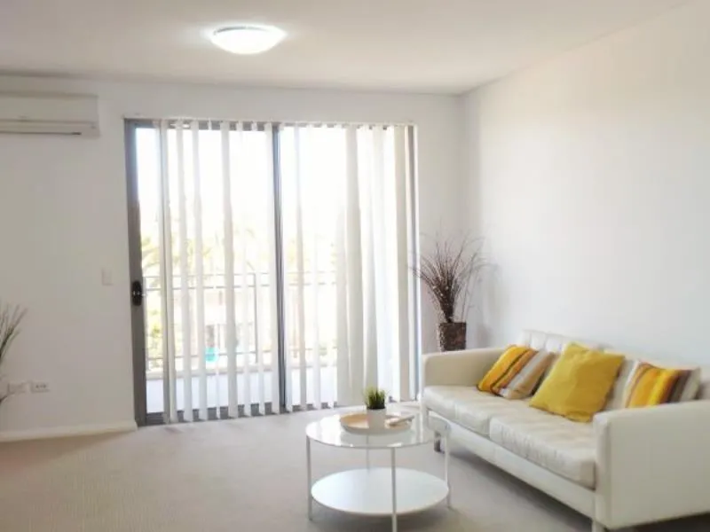 CBD Living-Gym, Bus, Shopping, Lake at your door