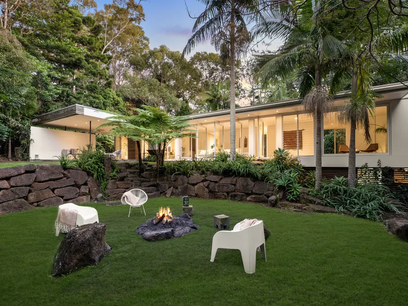 Modern Architectural Ewingsdale Escape