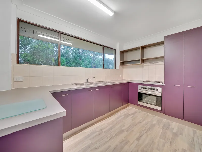 REVAMPED TWO BEDROOM UNIT IN THE HEART OF TOOWONG!
