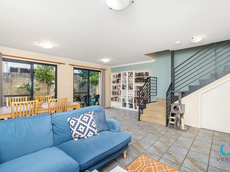 Two Storey Townhouse Treat !