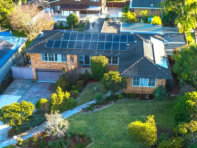 Fabulous Home in Carlingford High and Murray Farm Schools Catchment (Approx 1,030SQM Land)