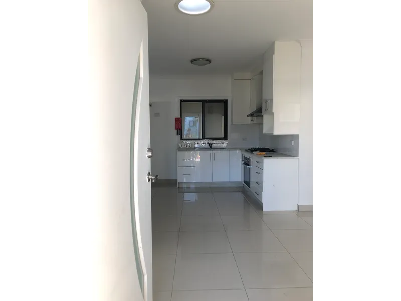 SPACIOUS 2.5 BR FAMILY HOME IN PRIME LOCATION