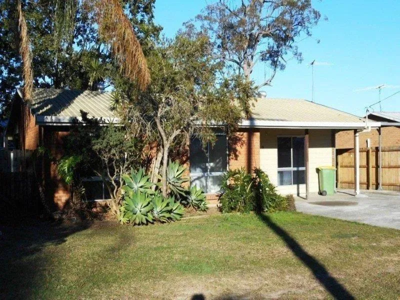 LOWSET FAMILY HOME WITH FENCED YARD  PETS CONSIDERED