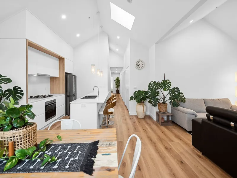 Luxurious Top-floor Living with Convenience