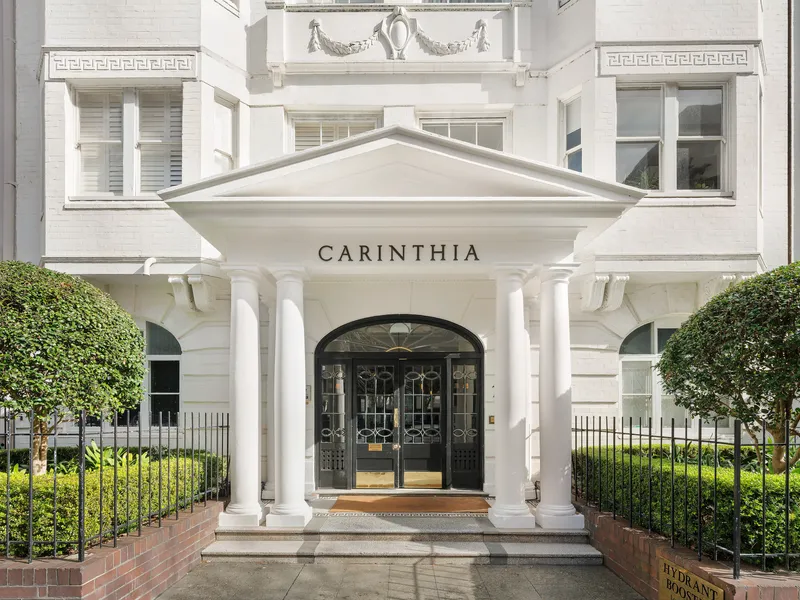 Charming Apartment in Landmark Art Deco Building