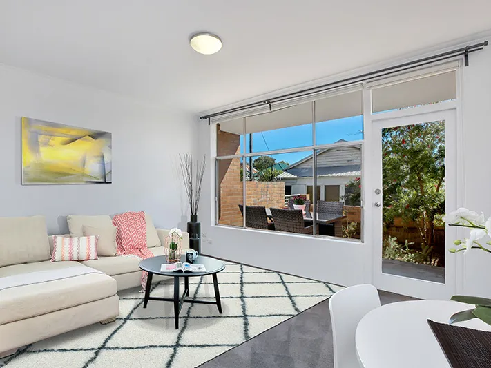 Sunny garden apartment - Elevated with view