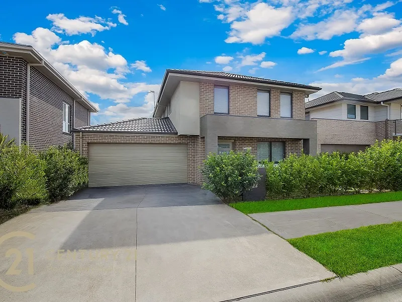 MODERN DOUBLE STOREY with DOUBLE GARAGE