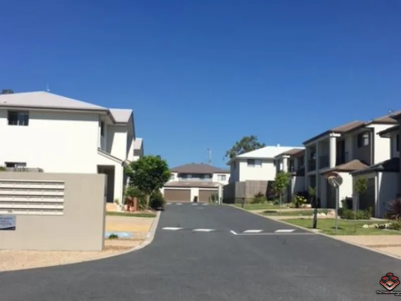 NRAS applicant required for near new Townhouse in Calamvale !