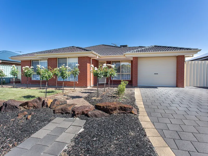 Great Family Home with Spacious Living area and Outdoor Entertaining