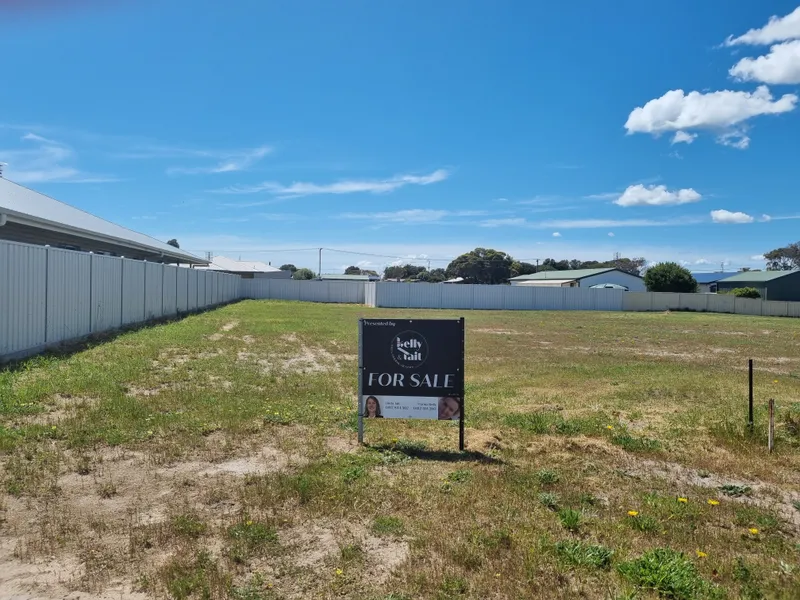 READY TO BUILD.... Enjoy the coastal life in Robe! (S.T.C.C)