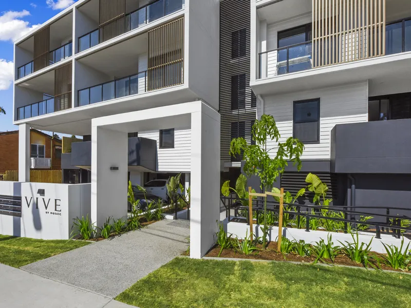 Luxury Living in the Heart of Indooroopilly!