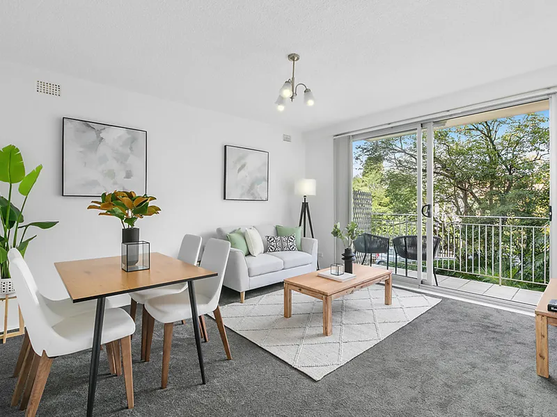 Charming Apartment Boasting the Ultimate in Convenience