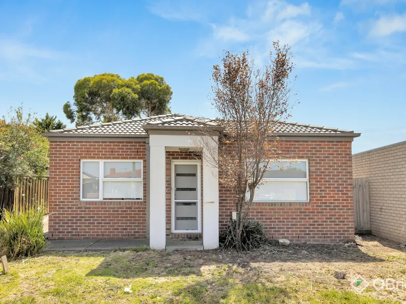 EASY CARE UNIT IN GREAT LOCATION
