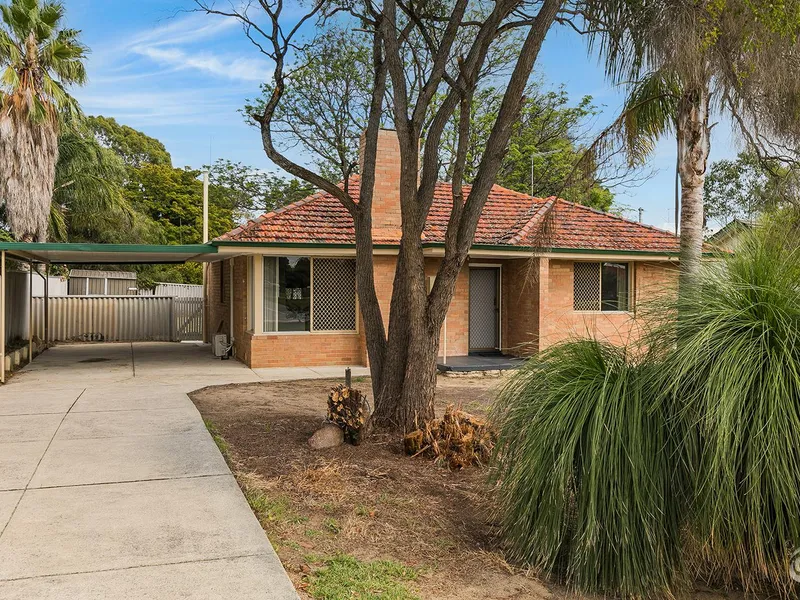 LARGE BLOCK & NEW FLOORING, BLINDS & PAINT 