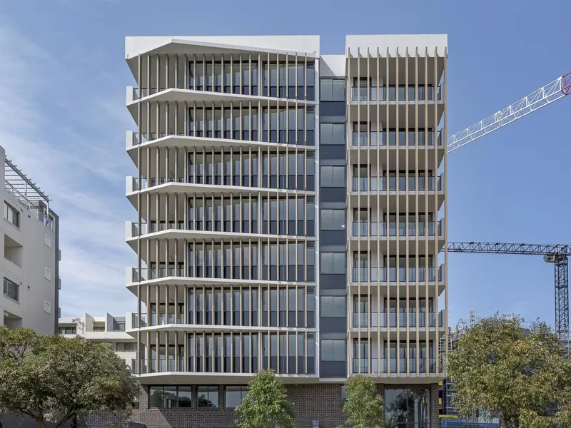 Two bedroom apartment with spacious entertainers terrace!!