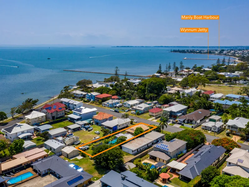 LOCATION LOCATION LOCATION & ALMOST QTR ACRE - RARE 923M2 BLOCK - CLOSE TO WATER