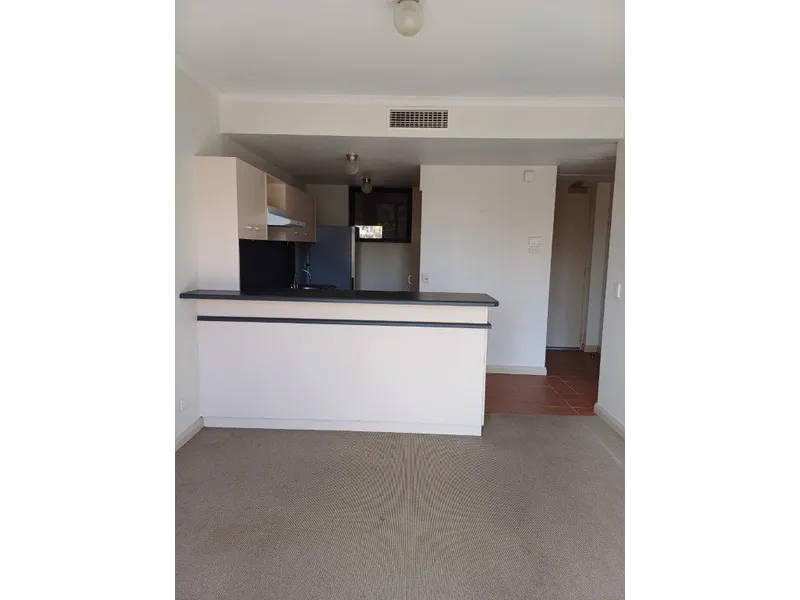 Unfurnished Neat 1 bedroom unit