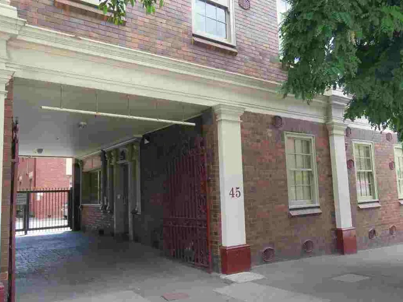 “STUDENT ACCOMMODATION - IDEAL LOCATION”