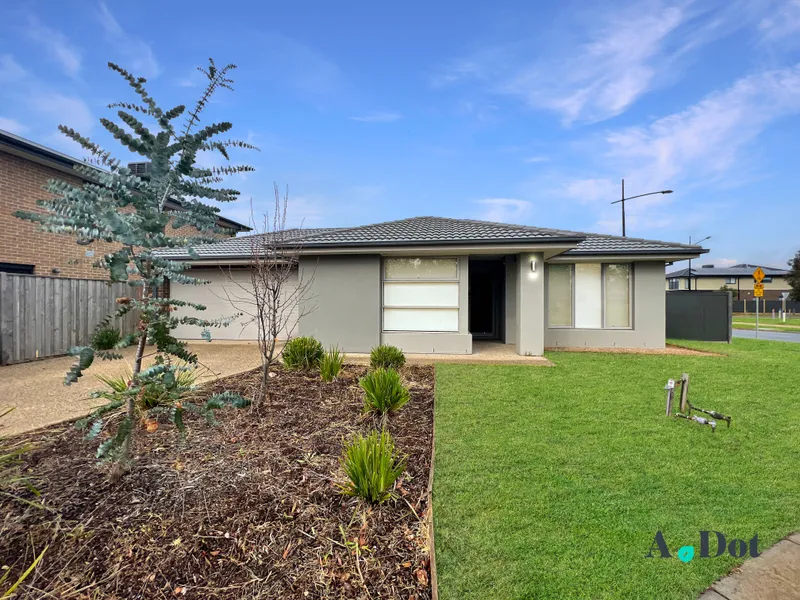 Family Living at Rachel Way!