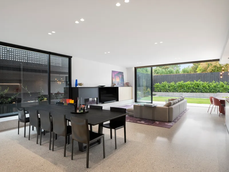 Luxury living in prestige location