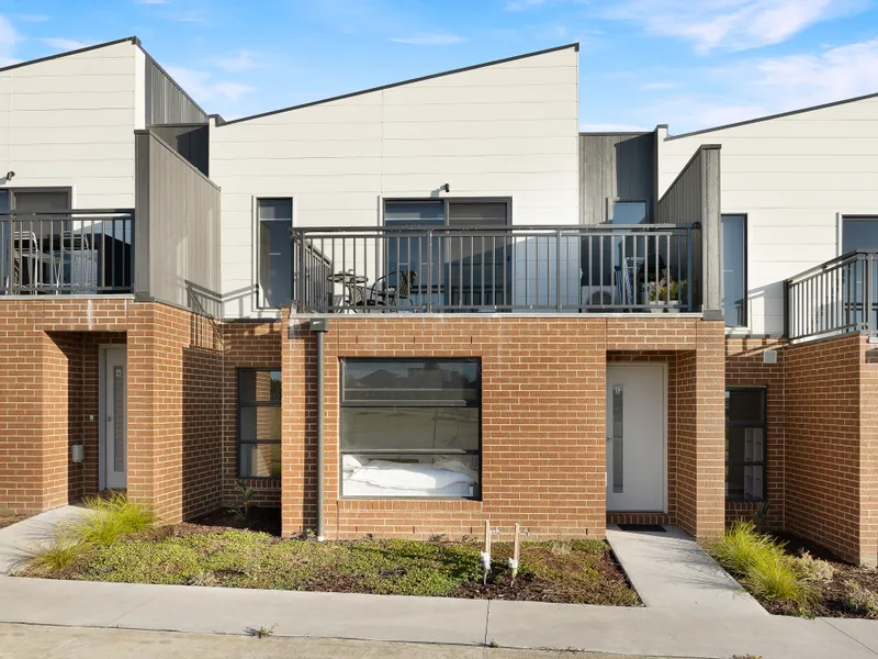 Park Fronted - Convenient Living
