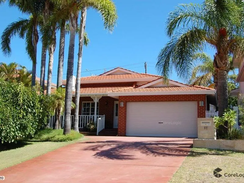 Family Entertainer Single Level 5 X 2 UNFURNISHED