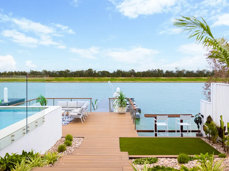 LIFESTYLE LUXURY ON EXPANSIVE WATERFRONT WITH HIGH MAST ACCESS TO MORETON BAY
