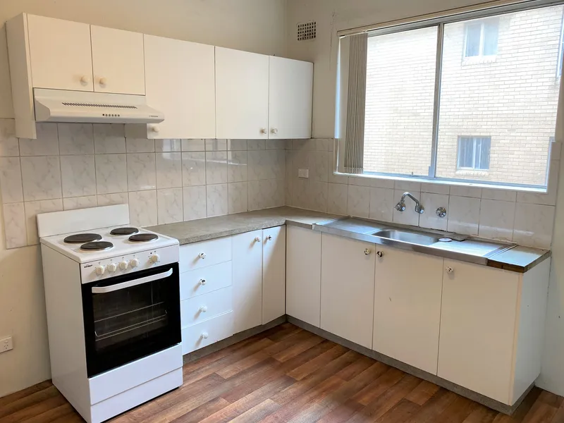 Spacious Two Bedroom Unit.  FREE RENT PERIOD.