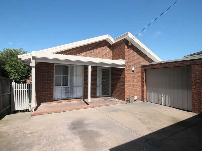 PRIME LOCATION - TWO BEDROOM UNIT!