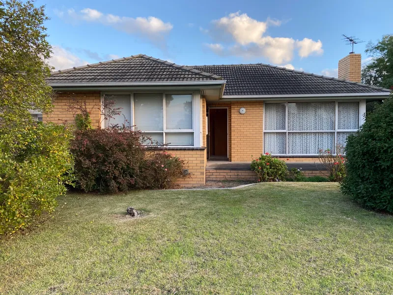 Large 2 BRM home in convenient central location