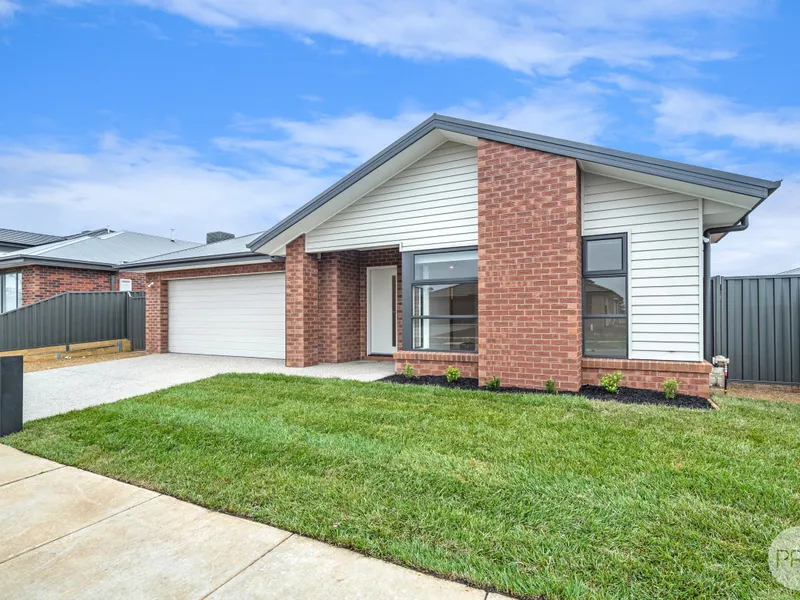 Simply Sublime in Scanlon - With Side Access!