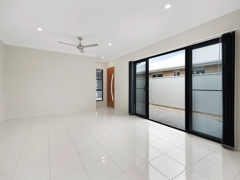 MUST SEE, BRAND NEW SPACIOUS 2 BEDROOM DUPLEX!