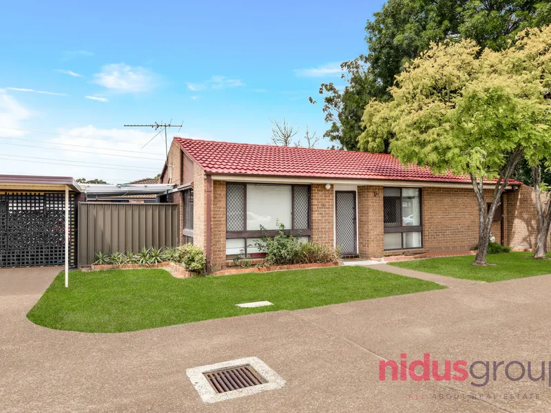 Welcome to this charming 3-bedroom, 1-bathroom villa