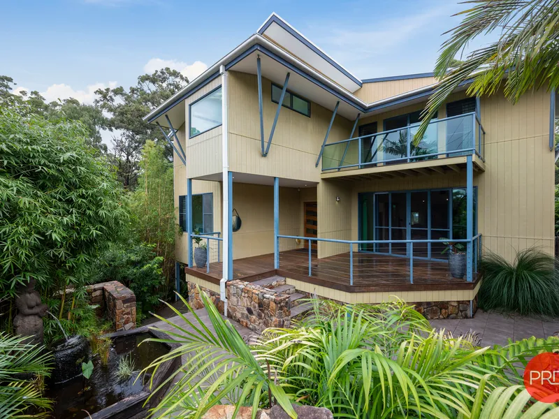 ARCHITECTURALLY DESIGNED MASTERPEICE WITH SPACE FOR ALL THE FAMILY 