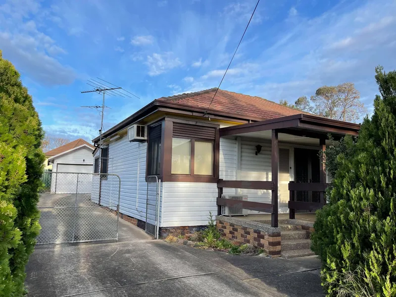 3 Bedroom house for rent in Minto.