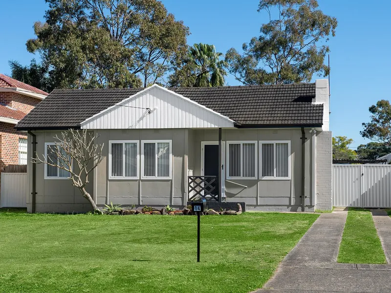 RENOVATED THREE BEDROOM HOUSE WITH HUGE BACKYARD
