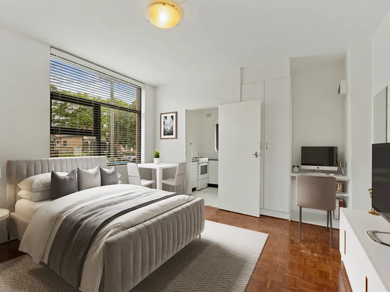 Spacious Studio Apartment in Quiet Block