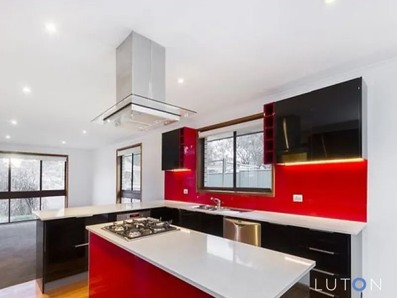 FAMILY HOME IN THE HEART OF KALEEN