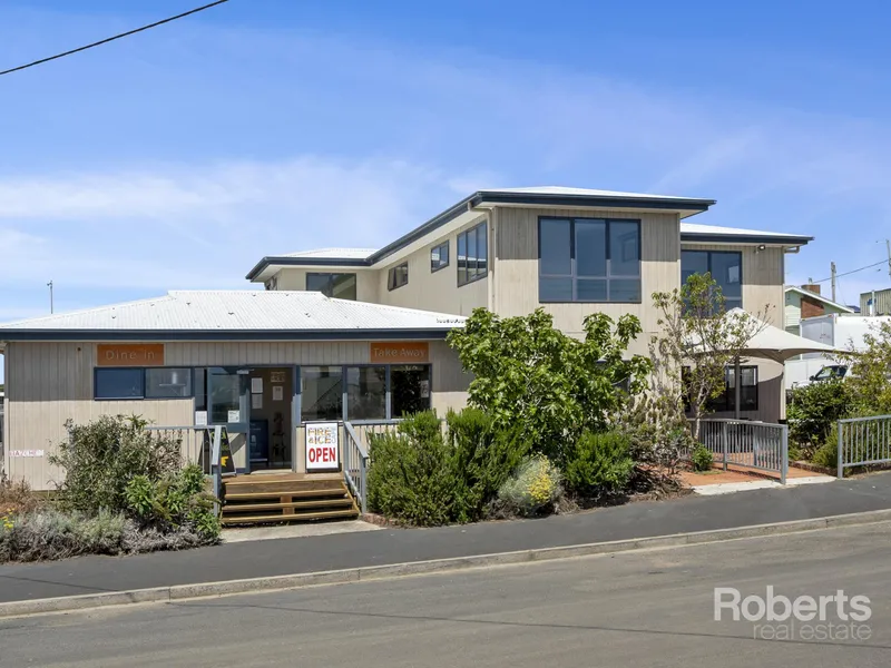 FREEHOLD - SEASIDE RESTAURANT + RESIDENCE + DEVELOPMENT POTENTIAL