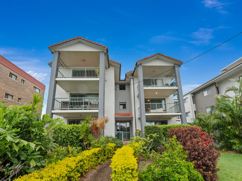 Rare Kingscliff Beachside apartment 