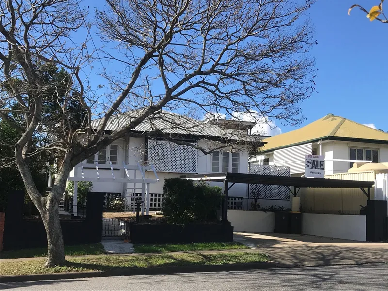Spacious 3 bedroom home under 10 kilometres from the Brisbane CBD - approx. 1 hour to the gorgeous Sunshine & Gold Coast's - with potential city views