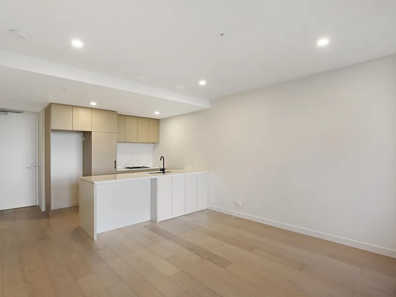 LUXURY APARTMENT UP FOR GRABS!