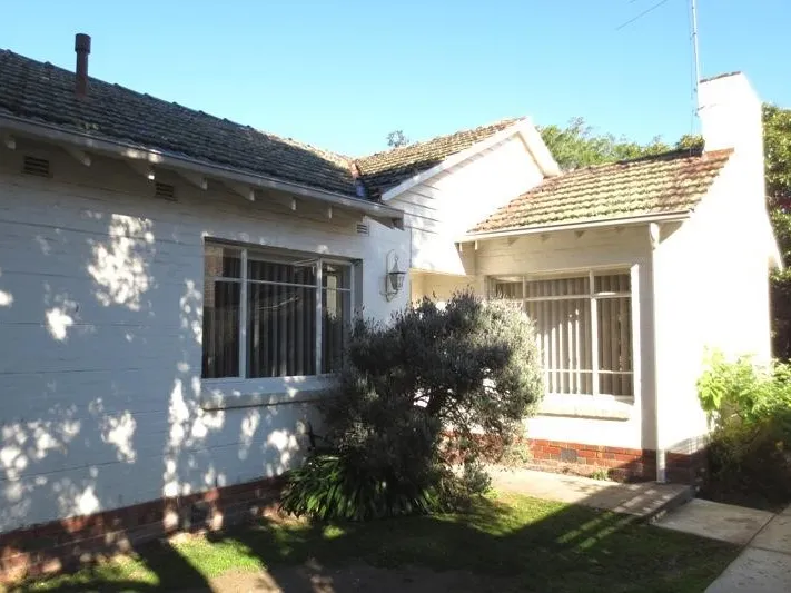 DELIGHTFUL THREE BEDROOM HOME