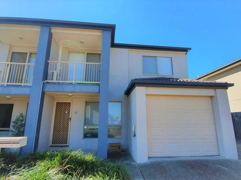 GREAT LOCATION - POOL & AIR-CONDITIONING